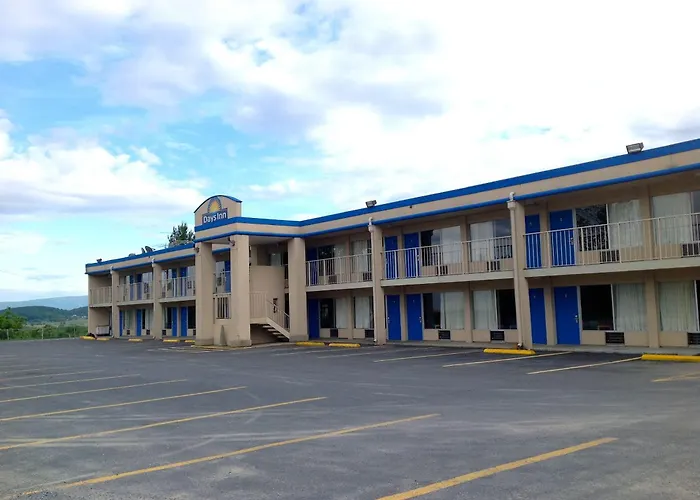 Days Inn By Wyndham Staunton